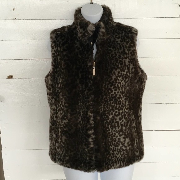 Guess Reversible Faux Fur Vest - Picture 7 of 8